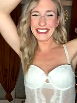 Snapshot of lola_tentatiion chatting on November 19, 2025, 8:09 pm lola tentatiion online show from November 19, 2025, 8:09 pm