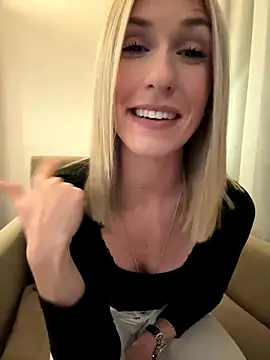 Snapshot of lola_tentatiion chatting on December 22, 2025, 6:27 pm lola tentatiion online show from December 22, 2025, 6:27 pm