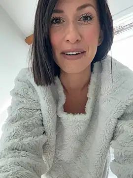 lola tentatiion online show from May 21, 2026, 7:59 am