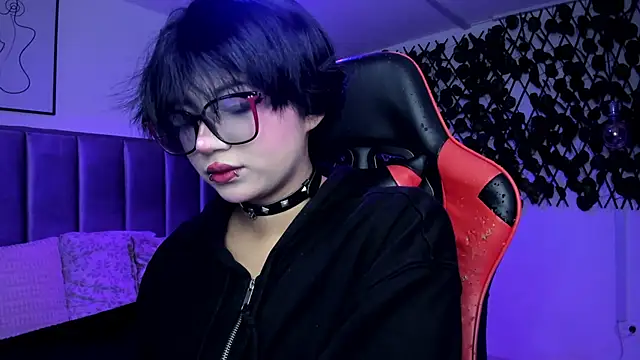 Kitty Gang online show from March 5, 2026, 1:34 am