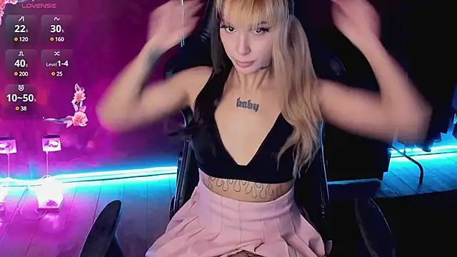 MilaAsh online show from March 11, 2025, 6:53 am