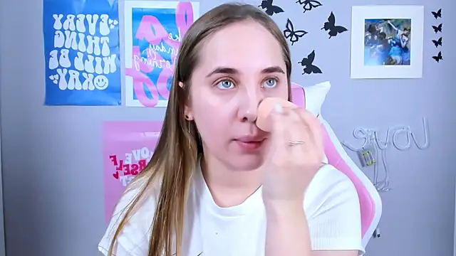 MiaMilas online show from December 26, 2024, 5:04 am