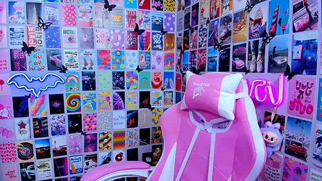 MiaMilas online show from February 17, 2026, 3:08 pm