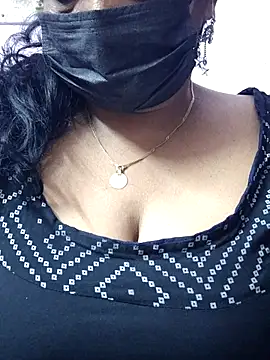 mallu-sumi online show from March 15, 2026, 9:43 pm