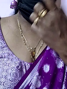 mallu-sumi online show from April 21, 2026, 6:44 pm