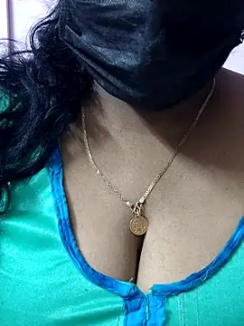 mallu-sumi online show from April 22, 2026, 6:31 pm