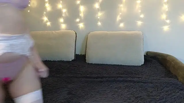 Tutti Frutt1s online show from February 1, 2026, 5:39 am