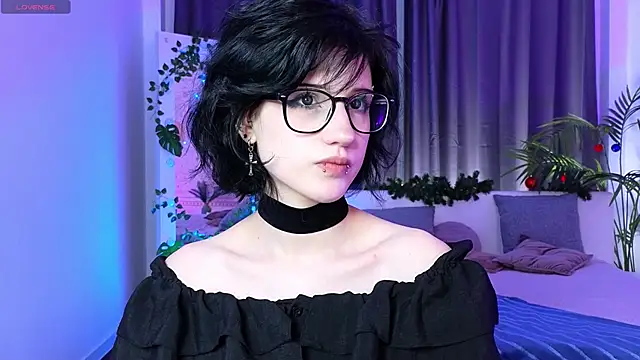 Snapshot of dark_vamp_ chatting on December 21, 2024, 9:25 pm dark vamp  online show from December 21, 2024, 9:25 pm