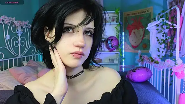 Snapshot of dark_vamp_ chatting on February 20, 2025, 11:43 pm dark vamp  online show from February 20, 2025, 11:43 pm