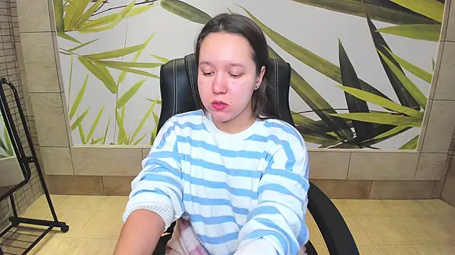 Mira Karter online show from December 8, 2024, 4:35 am