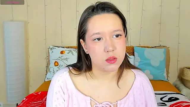 Mira Karter online show from April 18, 2026, 3:32 am