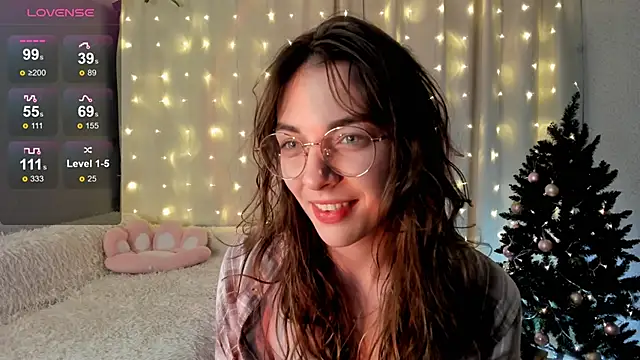 Snapshot of AraCopple chatting on December 29, 2024, 7:22 pm AraCopple online show from December 29, 2024, 7:22 pm