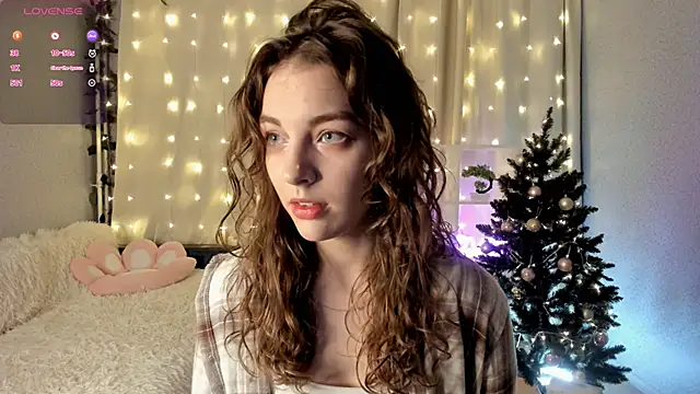 Snapshot of AraCopple chatting on January 11, 2025, 5:18 pm AraCopple online show from January 11, 2025, 5:18 pm