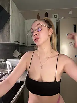 Kitty Katrine online show from March 7, 2026, 2:25 pm