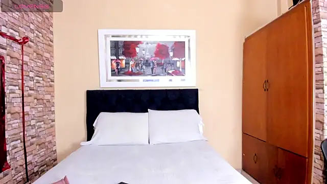 mariana mauricio hot online show from May 25, 2026, 9:43 pm