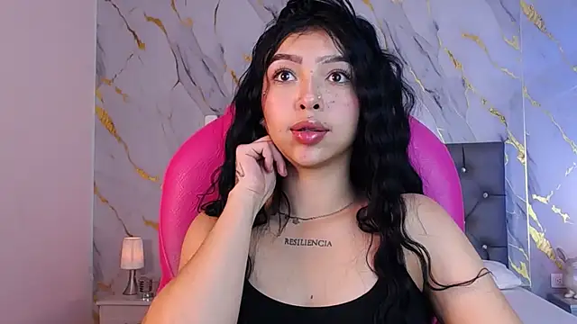 Snapshot of pettit_courtny chatting on February 28, 2025, 8:07 pm pettit courtny online show from February 28, 2025, 8:07 pm