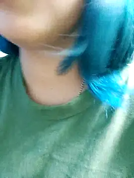 azulzulix online show from December 4, 2025, 2:43 am