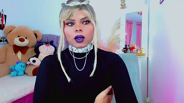 Snapshot of AdanKinng chatting on April 15, 2026, 7:37 am AdanKinng online show from April 15, 2026, 7:37 am