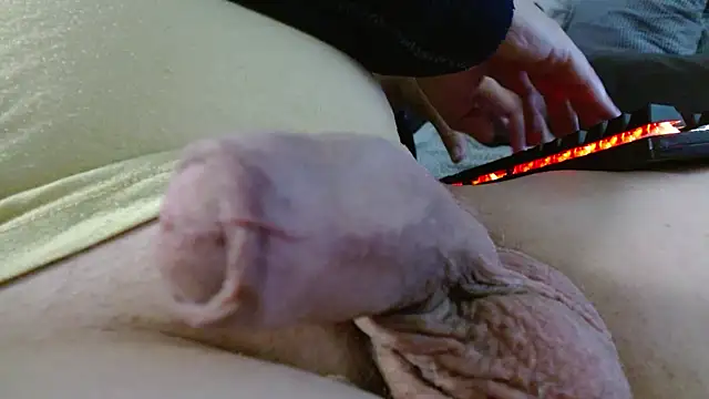 Heracles00 online show from November 15, 2025, 10:26 pm