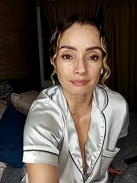 Snapshot of Loly_Horny chatting on May 13, 2026, 2:31 am Loly Horny online show from May 13, 2026, 2:31 am