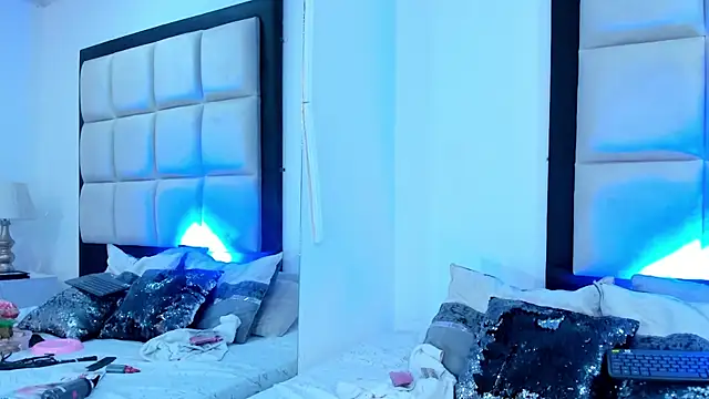 Snapshot of LaurenHu chatting on February 3, 2025, 5:51 am LaurenHu online show from February 3, 2025, 5:51 am