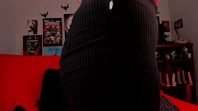 lilith-deveraux online show from May 13, 2026, 2:36 pm