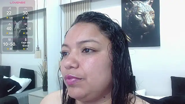 virtual charm online show from January 13, 2025, 1:39 pm