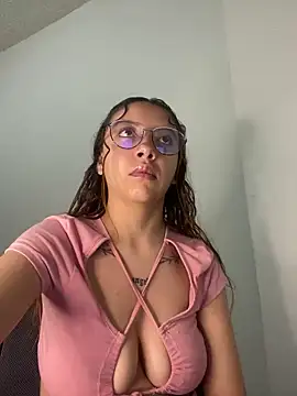 Snapshot of _charlott_dm chatting on December 4, 2024, 9:24 pm  charlott dm online show from December 4, 2024, 9:24 pm