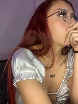 Snapshot of _charlott_dm chatting on February 4, 2025, 9:31 pm  charlott dm online show from February 4, 2025, 9:31 pm