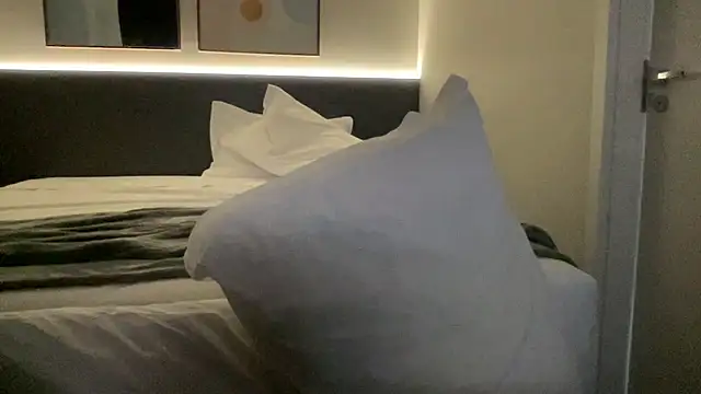 Snapshot of princessblond chatting on July 7, 2026, 1:30 am princessblond online show from July 7, 2026, 1:30 am