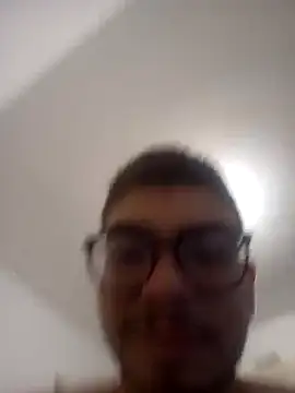 Snapshot of Edwardsky000 chatting on December 4, 2024, 12:52 am Edwardsky000 online show from December 4, 2024, 12:52 am