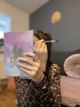 Mia Ethan online show from January 27, 2025, 9:02 am