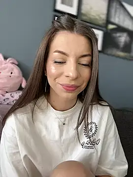 Mia Ethan online show from February 22, 2025, 8:40 am