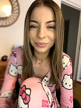 Mia Ethan online show from October 1, 2025, 10:10 am