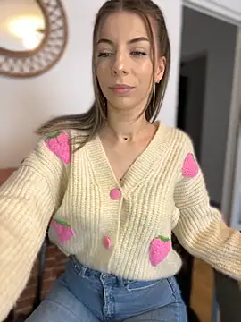 Mia Ethan online show from October 2, 2025, 7:26 am