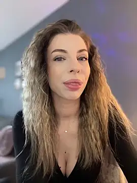 Mia Ethan online show from May 9, 2026, 9:03 am