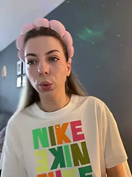 Mia Ethan online show from July 23, 2026, 9:18 am