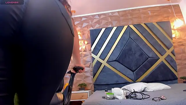 Alahia Dangelo online show from February 12, 2025, 11:29 am