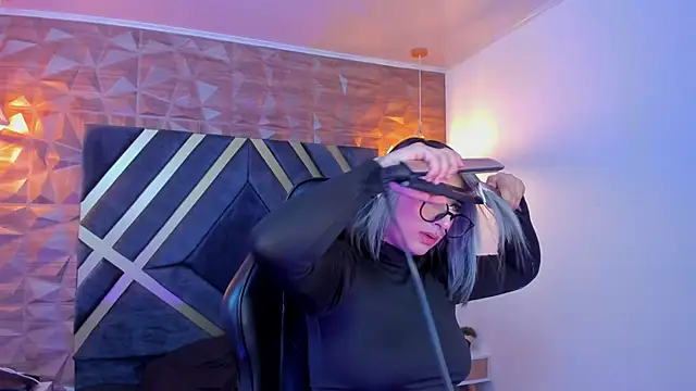 Alahia Dangelo online show from October 18, 2025, 11:55 am