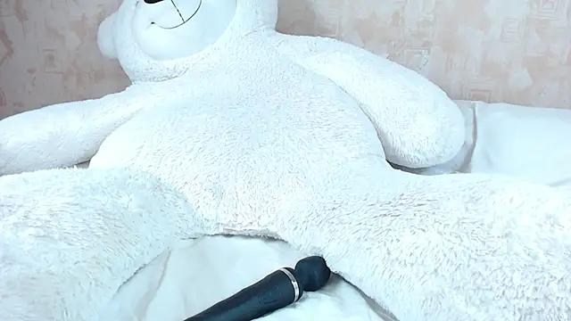 bellaa love  online show from February 22, 2025, 10:07 am