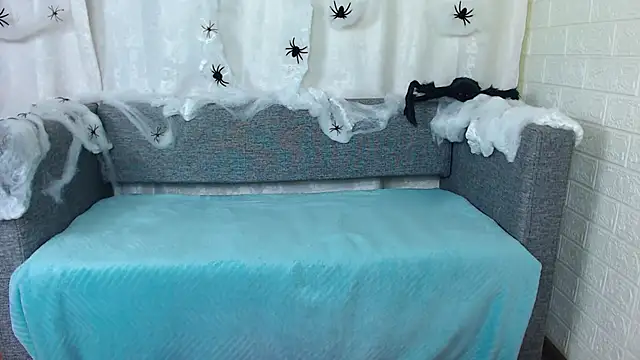 bellaa love  online show from October 7, 2025, 12:30 am