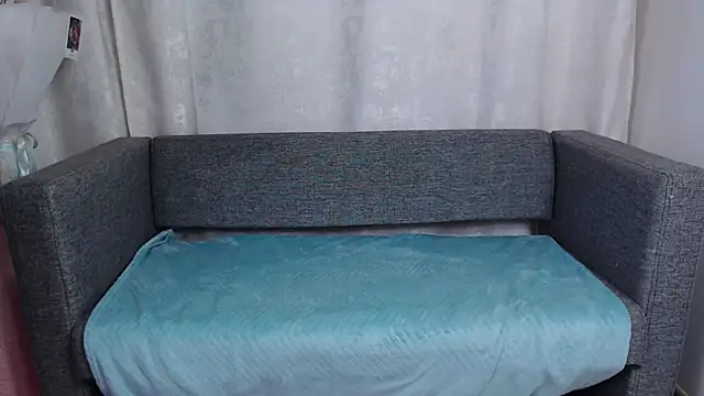 bellaa love  online show from November 10, 2025, 12:09 am