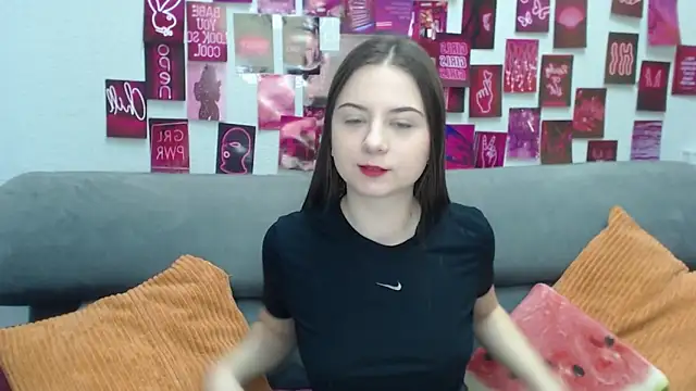 Snapshot of MilanaRoza chatting on March 27, 2026, 5:46 am MilanaRoza online show from March 27, 2026, 5:46 am