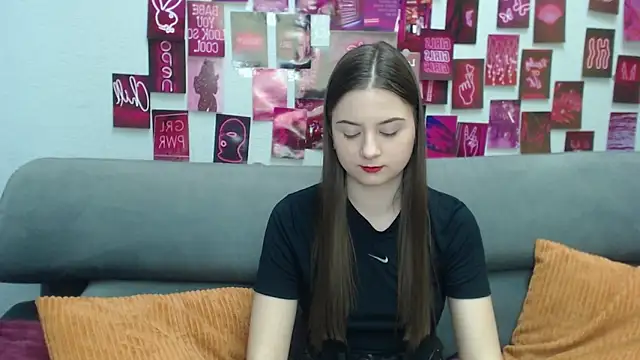 Snapshot of MilanaRoza chatting on March 27, 2026, 8:26 am MilanaRoza online show from March 27, 2026, 8:26 am