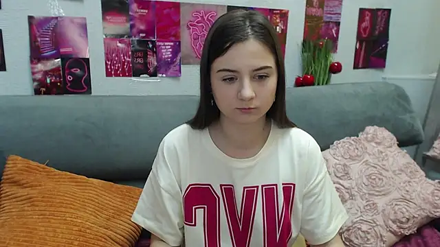 MilanaRoza online show from May 22, 2026, 4:52 am