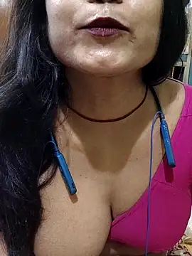 Snapshot of yoursweety09 chatting on March 11, 2026, 4:07 am yoursweety09 online show from March 11, 2026, 4:07 am