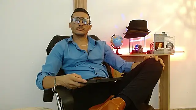 Reiko 85  online show from November 4, 2025, 3:11 pm