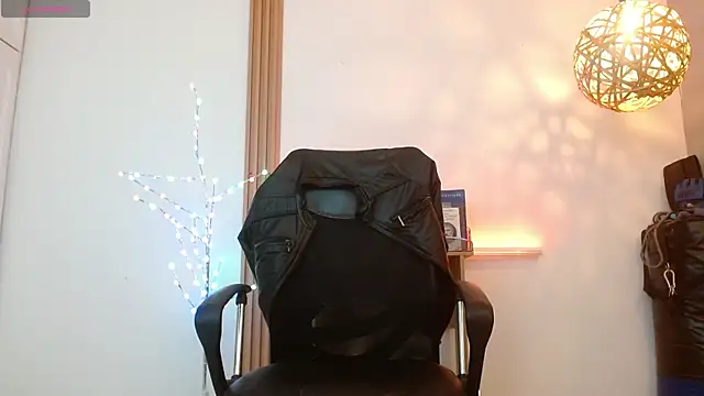 Reiko 85  online show from January 16, 2026, 2:43 pm