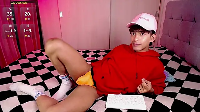 Snapshot of teobowny_ chatting on January 7, 2025, 5:31 pm teobowny online show from January 7, 2025, 5:31 pm