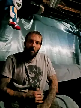 Snapshot of Whipit323 chatting on December 20, 2025, 12:40 am Whipit323 online show from December 20, 2025, 12:40 am